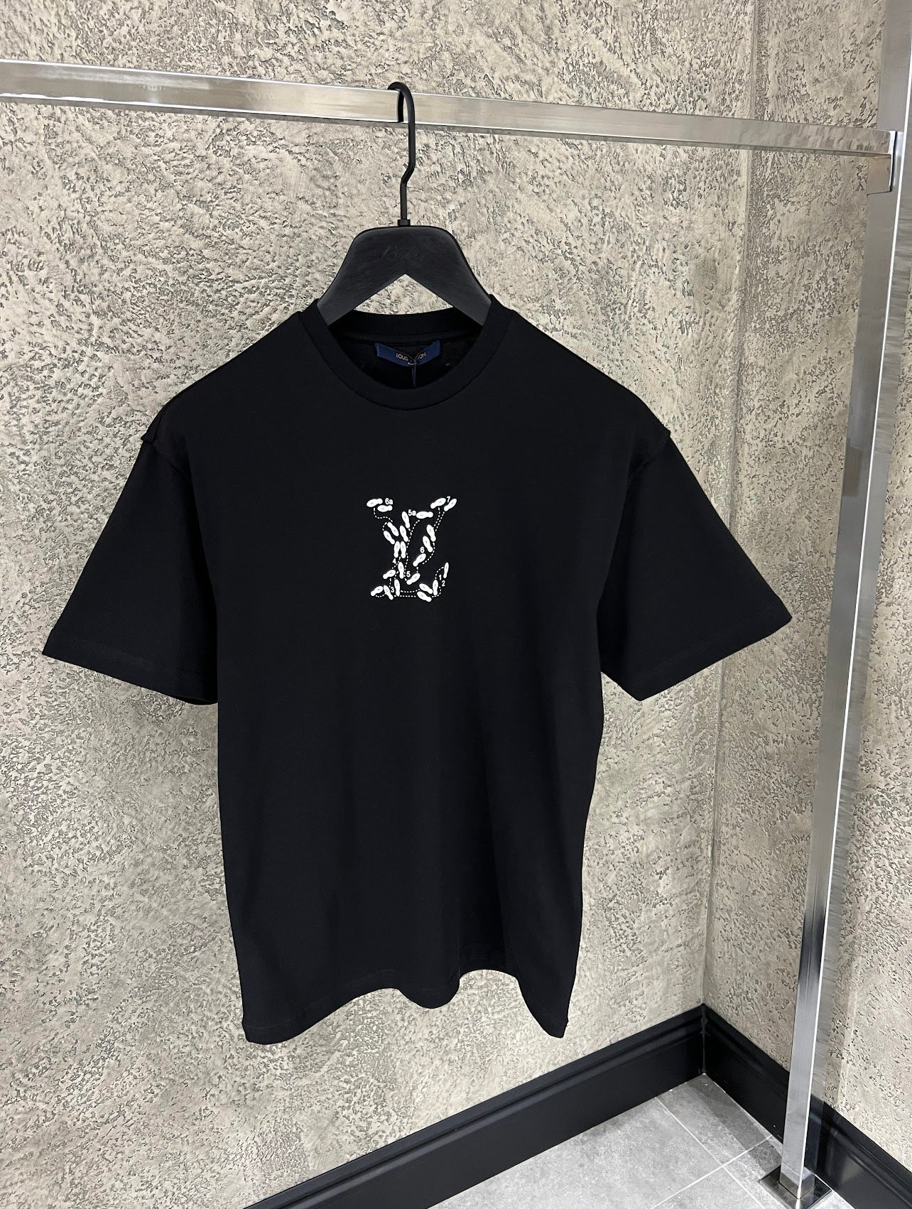 T-shirt black LV